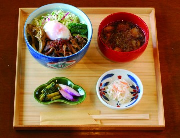 本気丼「にいがた和牛のきのこ牛丼」